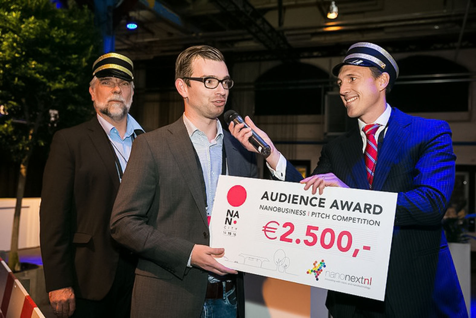 Jasper van Weerd wins audience award business pitch at NanoCity 2015